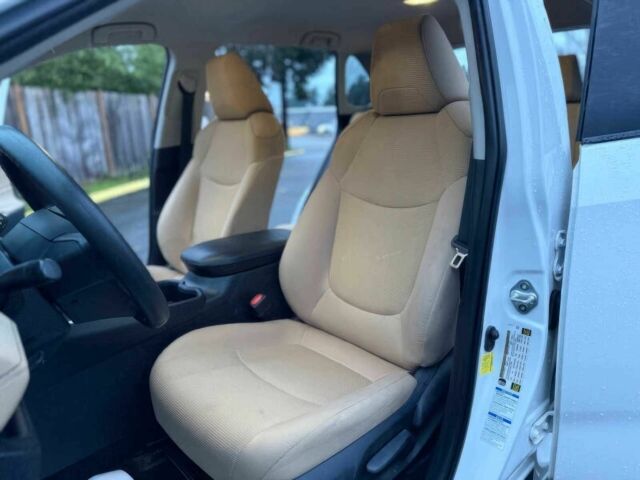 Белый Тойота РАВ 4, объемом двигателя 2.5 л и пробегом 11 тыс. км за 6700 $, фото 9 на Automoto.ua