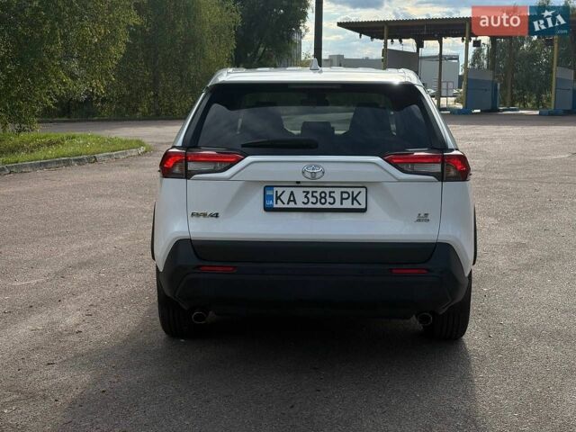 Білий Тойота РАВ 4, об'ємом двигуна 2.49 л та пробігом 63 тис. км за 25900 $, фото 8 на Automoto.ua