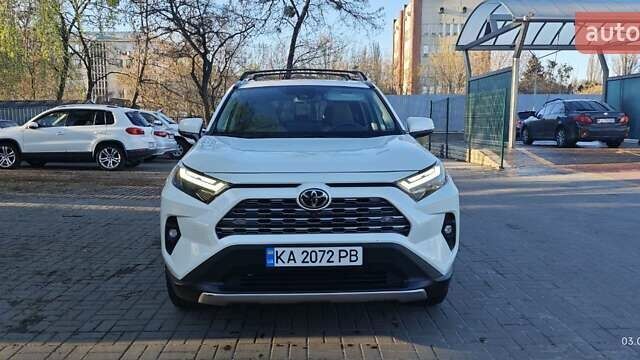 Белый Тойота РАВ 4, объемом двигателя 2.49 л и пробегом 13 тыс. км за 37100 $, фото 1 на Automoto.ua