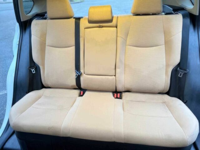 Белый Тойота РАВ 4, объемом двигателя 2.5 л и пробегом 11 тыс. км за 6700 $, фото 10 на Automoto.ua