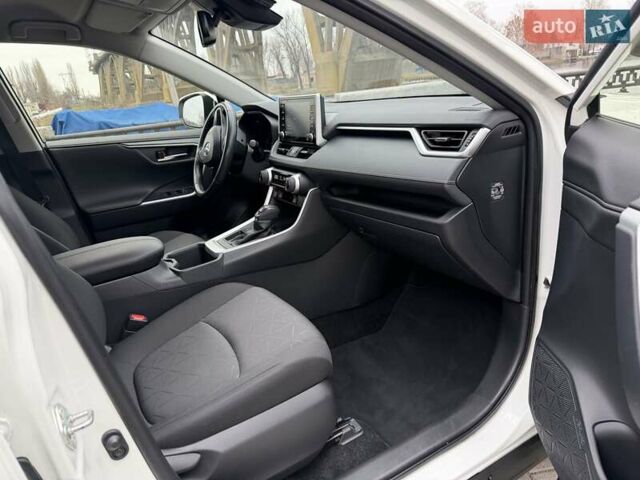 Білий Тойота РАВ 4, об'ємом двигуна 1.99 л та пробігом 25 тис. км за 30500 $, фото 9 на Automoto.ua