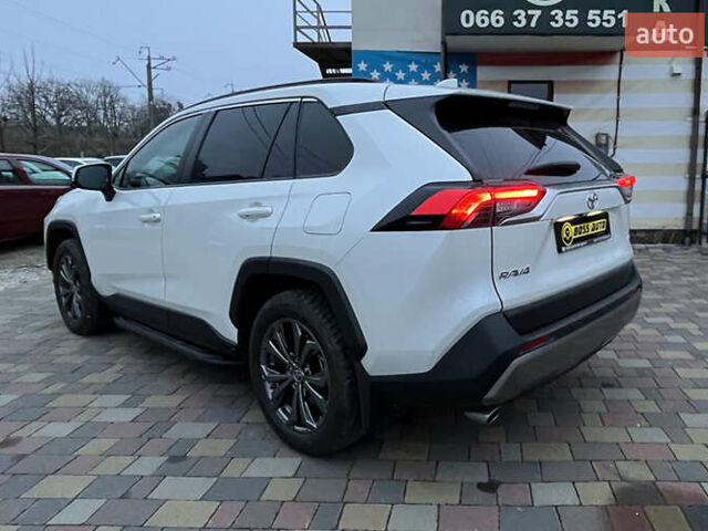 Белый Тойота РАВ 4, объемом двигателя 2 л и пробегом 13 тыс. км за 40000 $, фото 4 на Automoto.ua