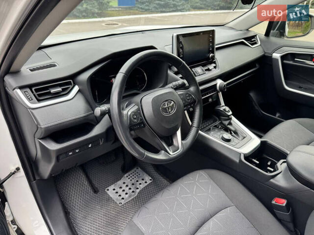 Белый Тойота РАВ 4, объемом двигателя 2 л и пробегом 110 тыс. км за 28000 $, фото 31 на Automoto.ua