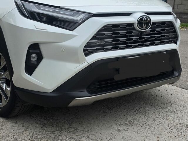 Белый Тойота РАВ 4, объемом двигателя 2 л и пробегом 80 тыс. км за 31000 $, фото 2 на Automoto.ua