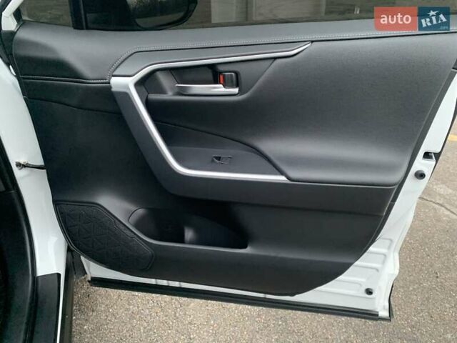 Білий Тойота РАВ 4, об'ємом двигуна 2.49 л та пробігом 75 тис. км за 37900 $, фото 63 на Automoto.ua