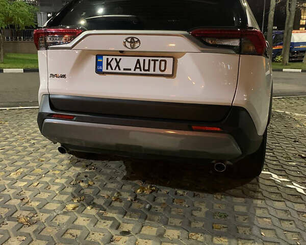 Білий Тойота РАВ 4, об'ємом двигуна 1.99 л та пробігом 30 тис. км за 35500 $, фото 5 на Automoto.ua