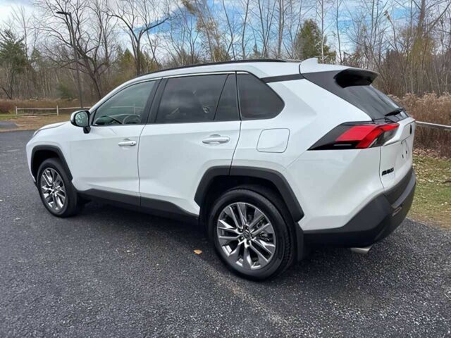 Білий Тойота РАВ 4, об'ємом двигуна 2.5 л та пробігом 30 тис. км за 23200 $, фото 3 на Automoto.ua