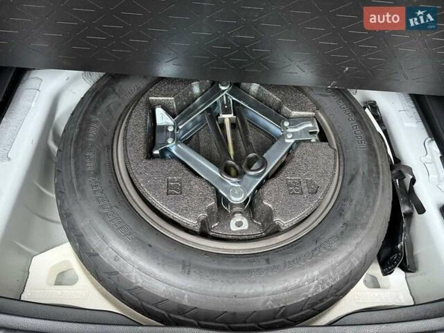 Білий Тойота РАВ 4, об'ємом двигуна 2.49 л та пробігом 75 тис. км за 37900 $, фото 45 на Automoto.ua
