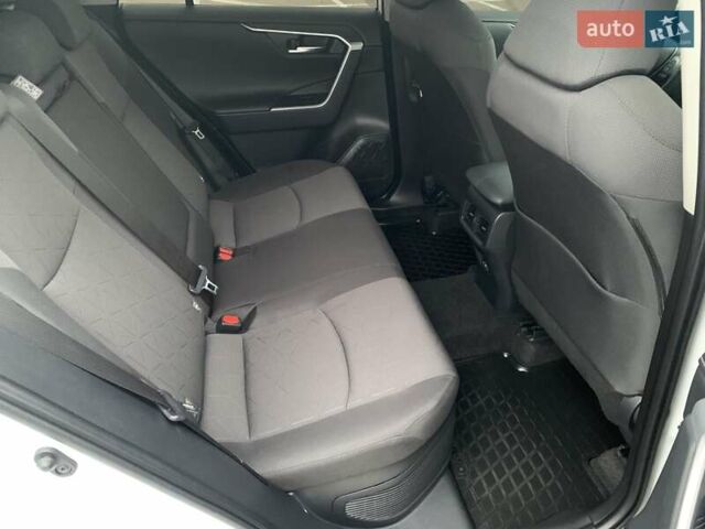 Білий Тойота РАВ 4, об'ємом двигуна 2.49 л та пробігом 75 тис. км за 37900 $, фото 89 на Automoto.ua