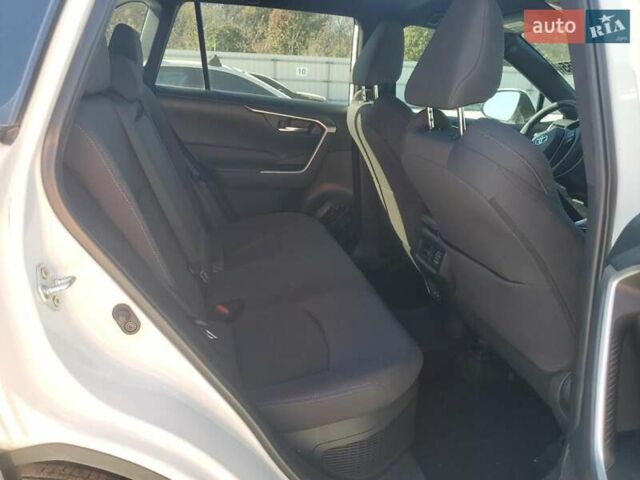 Белый Тойота РАВ 4, объемом двигателя 2.5 л и пробегом 46 тыс. км за 11000 $, фото 9 на Automoto.ua