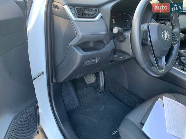 Білий Тойота РАВ 4, об'ємом двигуна 1.99 л та пробігом 30 тис. км за 35500 $, фото 16 на Automoto.ua