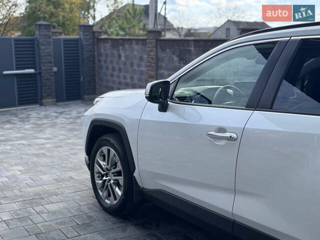 Белый Тойота РАВ 4, объемом двигателя 2.49 л и пробегом 27 тыс. км за 44800 $, фото 12 на Automoto.ua