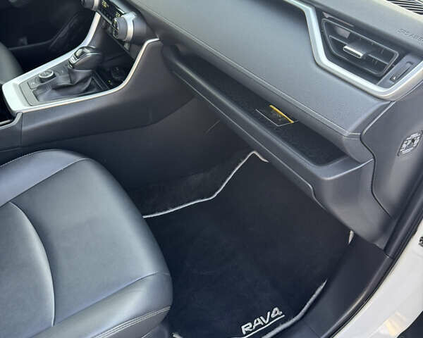 Білий Тойота РАВ 4, об'ємом двигуна 2.5 л та пробігом 59 тис. км за 41000 $, фото 22 на Automoto.ua