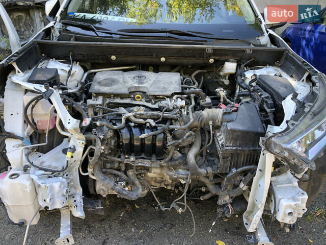 Белый Тойота РАВ 4, объемом двигателя 2 л и пробегом 85 тыс. км за 19999 $, фото 2 на Automoto.ua