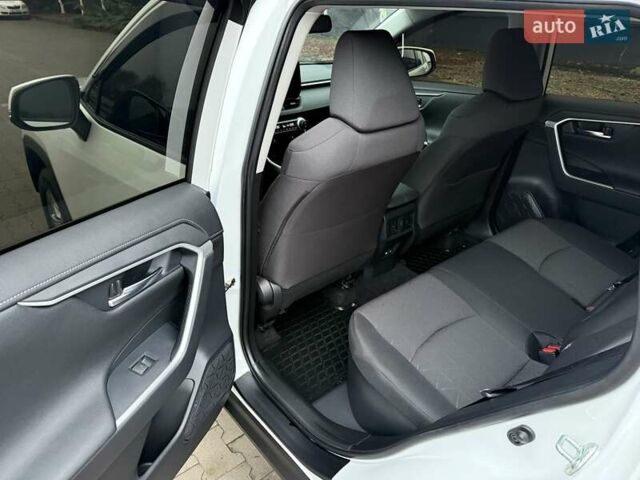 Белый Тойота РАВ 4, объемом двигателя 2.49 л и пробегом 75 тыс. км за 36500 $, фото 29 на Automoto.ua