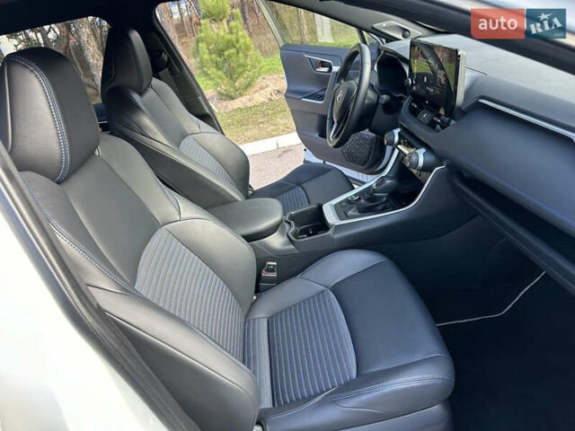 Білий Тойота РАВ 4, об'ємом двигуна 2.49 л та пробігом 36 тис. км за 43750 $, фото 26 на Automoto.ua