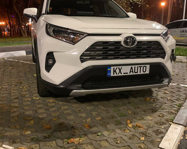 Білий Тойота РАВ 4, об'ємом двигуна 1.99 л та пробігом 30 тис. км за 35500 $, фото 4 на Automoto.ua