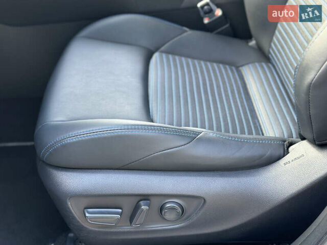 Білий Тойота РАВ 4, об'ємом двигуна 2.49 л та пробігом 36 тис. км за 43750 $, фото 23 на Automoto.ua