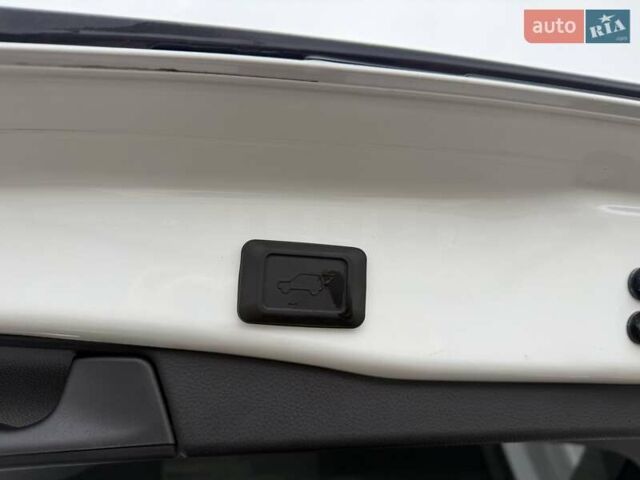 Белый Тойота РАВ 4, объемом двигателя 2.49 л и пробегом 75 тыс. км за 36500 $, фото 22 на Automoto.ua