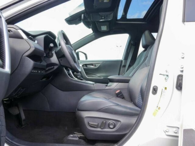 Білий Тойота РАВ 4, об'ємом двигуна 2.5 л та пробігом 28 тис. км за 28100 $, фото 6 на Automoto.ua