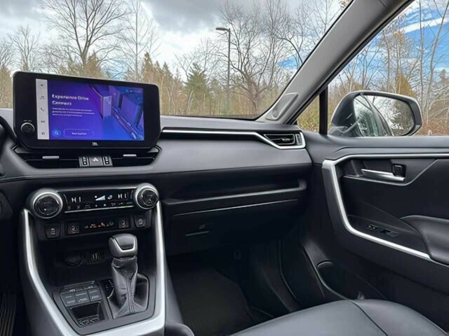 Білий Тойота РАВ 4, об'ємом двигуна 2.5 л та пробігом 30 тис. км за 23200 $, фото 9 на Automoto.ua