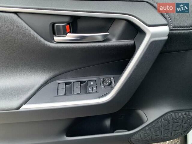 Білий Тойота РАВ 4, об'ємом двигуна 2.49 л та пробігом 75 тис. км за 37900 $, фото 51 на Automoto.ua