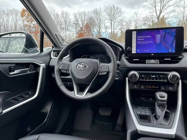 Білий Тойота РАВ 4, об'ємом двигуна 2.5 л та пробігом 30 тис. км за 23200 $, фото 8 на Automoto.ua