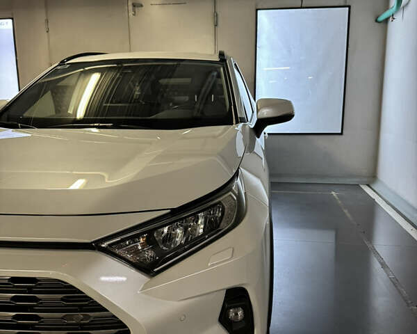 Белый Тойота РАВ 4, объемом двигателя 1.99 л и пробегом 37 тыс. км за 34900 $, фото 3 на Automoto.ua