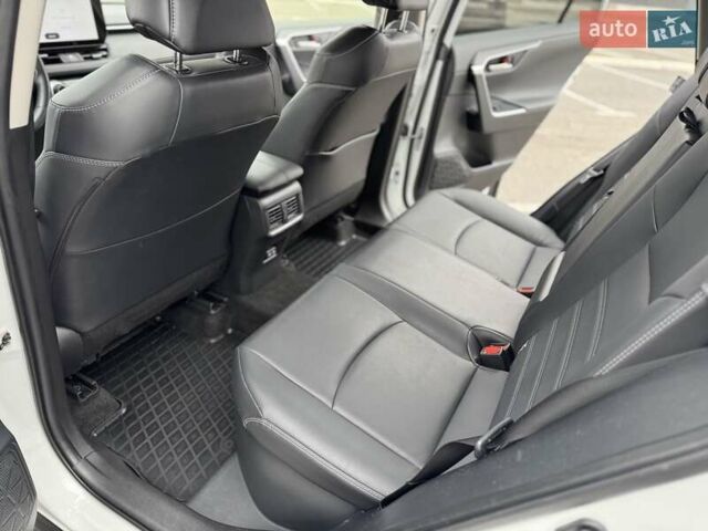 Белый Тойота РАВ 4, объемом двигателя 2.49 л и пробегом 49 тыс. км за 39999 $, фото 45 на Automoto.ua