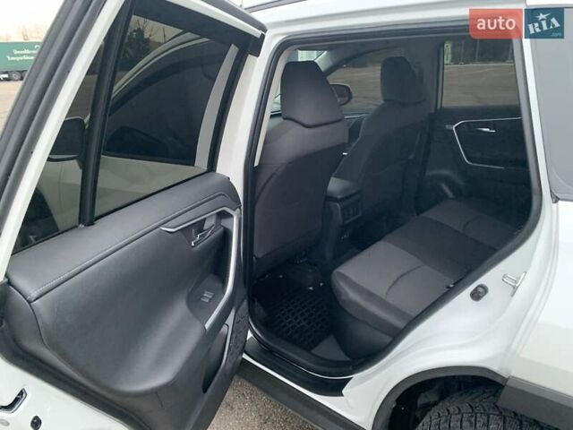 Білий Тойота РАВ 4, об'ємом двигуна 2.49 л та пробігом 75 тис. км за 37900 $, фото 86 на Automoto.ua