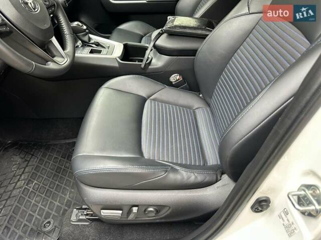 Білий Тойота РАВ 4, об'ємом двигуна 2.49 л та пробігом 23 тис. км за 42500 $, фото 14 на Automoto.ua