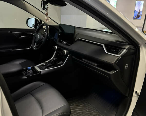 Белый Тойота РАВ 4, объемом двигателя 1.99 л и пробегом 37 тыс. км за 34900 $, фото 11 на Automoto.ua