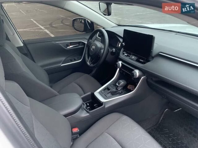 Білий Тойота РАВ 4, об'ємом двигуна 2.49 л та пробігом 75 тис. км за 37900 $, фото 66 на Automoto.ua