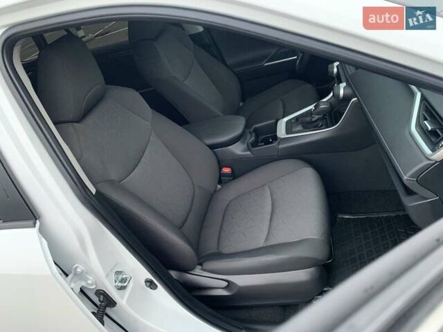 Білий Тойота РАВ 4, об'ємом двигуна 2.49 л та пробігом 75 тис. км за 37900 $, фото 62 на Automoto.ua