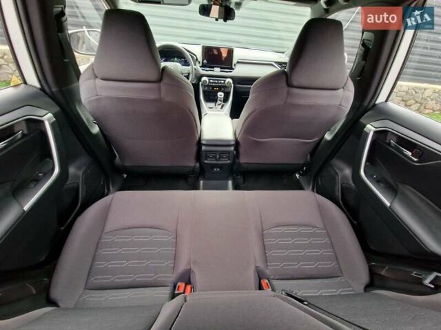 Білий Тойота РАВ 4, об'ємом двигуна 2.5 л та пробігом 23 тис. км за 39500 $, фото 1 на Automoto.ua