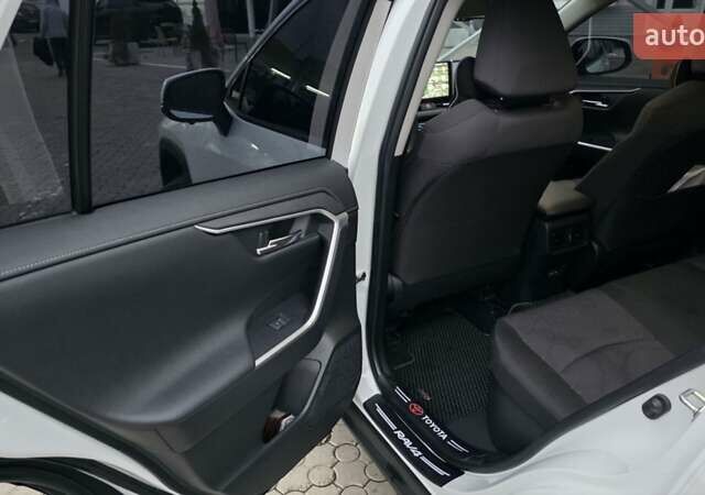 Білий Тойота РАВ 4, об'ємом двигуна 2.49 л та пробігом 32 тис. км за 37500 $, фото 16 на Automoto.ua