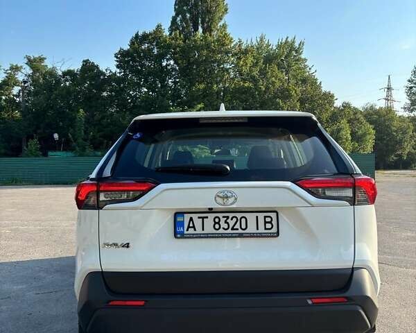 Белый Тойота РАВ 4, объемом двигателя 1.99 л и пробегом 26 тыс. км за 30999 $, фото 4 на Automoto.ua