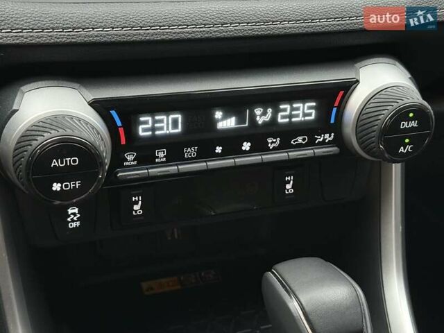 Білий Тойота РАВ 4, об'ємом двигуна 2.49 л та пробігом 75 тис. км за 37900 $, фото 72 на Automoto.ua