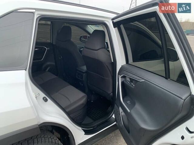 Білий Тойота РАВ 4, об'ємом двигуна 2.49 л та пробігом 75 тис. км за 37900 $, фото 90 на Automoto.ua