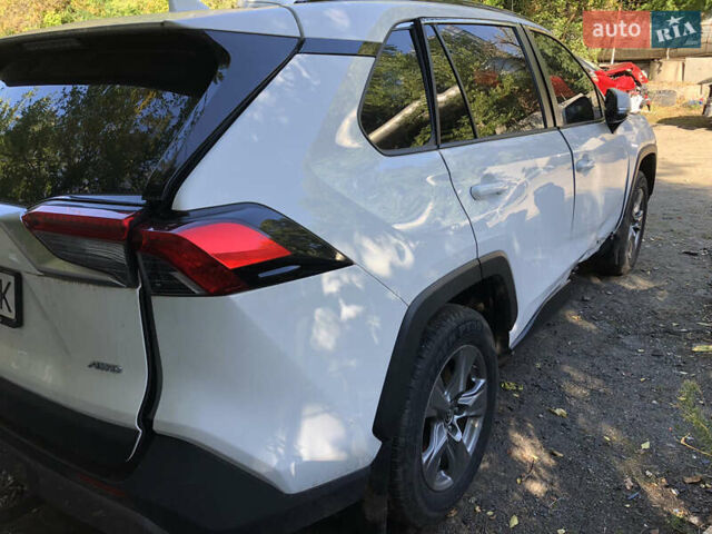 Белый Тойота РАВ 4, объемом двигателя 2 л и пробегом 85 тыс. км за 19999 $, фото 4 на Automoto.ua