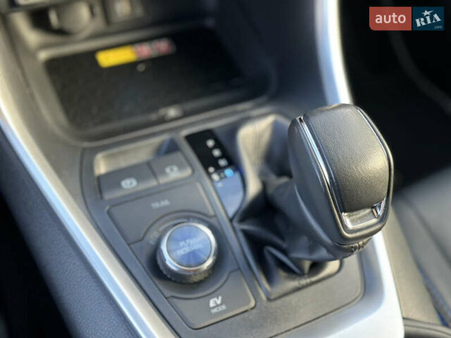 Білий Тойота РАВ 4, об'ємом двигуна 2.49 л та пробігом 36 тис. км за 43750 $, фото 34 на Automoto.ua