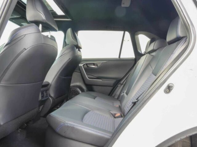 Білий Тойота РАВ 4, об'ємом двигуна 2.5 л та пробігом 28 тис. км за 28100 $, фото 9 на Automoto.ua