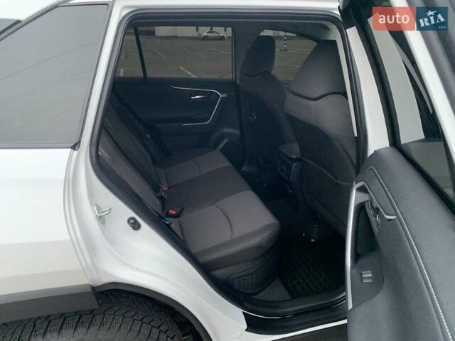 Білий Тойота РАВ 4, об'ємом двигуна 2.49 л та пробігом 75 тис. км за 37900 $, фото 91 на Automoto.ua