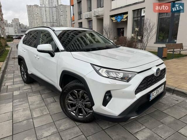 Белый Тойота РАВ 4, объемом двигателя 2.49 л и пробегом 49 тыс. км за 39999 $, фото 1 на Automoto.ua