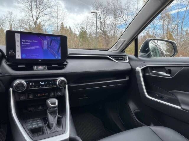 Белый Тойота РАВ 4, объемом двигателя 2.5 л и пробегом 12 тыс. км за 20000 $, фото 8 на Automoto.ua