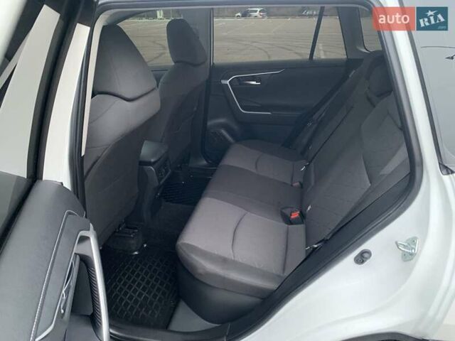 Білий Тойота РАВ 4, об'ємом двигуна 2.49 л та пробігом 75 тис. км за 37900 $, фото 88 на Automoto.ua