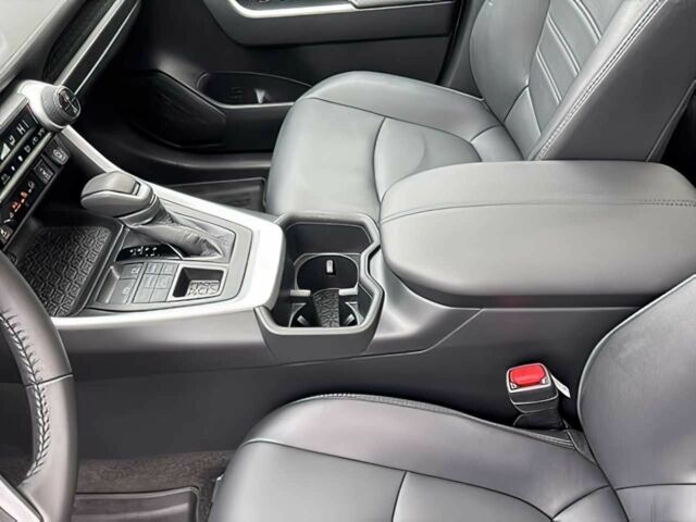 Білий Тойота РАВ 4, об'ємом двигуна 2.5 л та пробігом 30 тис. км за 23200 $, фото 7 на Automoto.ua