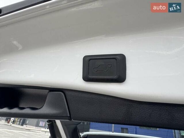 Белый Тойота РАВ 4, объемом двигателя 2.49 л и пробегом 49 тыс. км за 39999 $, фото 60 на Automoto.ua