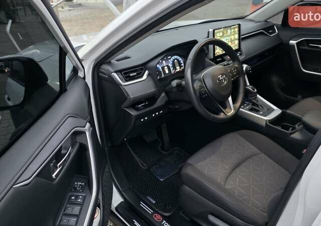 Білий Тойота РАВ 4, об'ємом двигуна 2.49 л та пробігом 32 тис. км за 37500 $, фото 9 на Automoto.ua