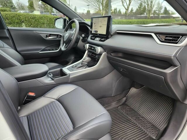 Білий Тойота РАВ 4, об'ємом двигуна 0 л та пробігом 16 тис. км за 12800 $, фото 10 на Automoto.ua